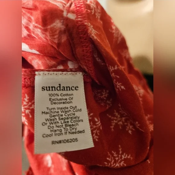 🌻Sundance Red Floral Blouse - Picture 10 of 10
